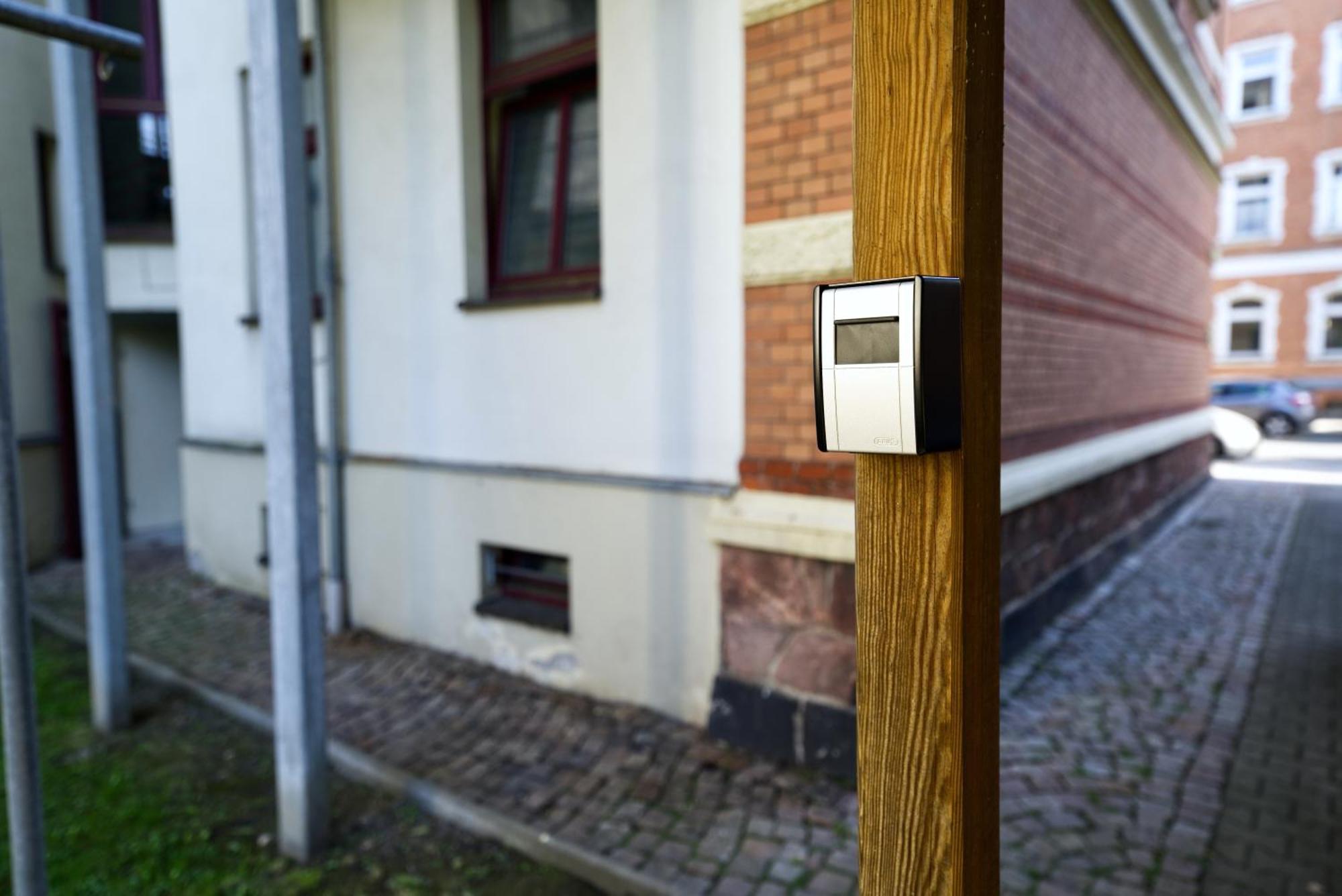 Edler Wohnraum Noble Stadtoase Mit Boxspringbett, Kaffeevollautomat & Parkplatz Zwickau Exterior photo